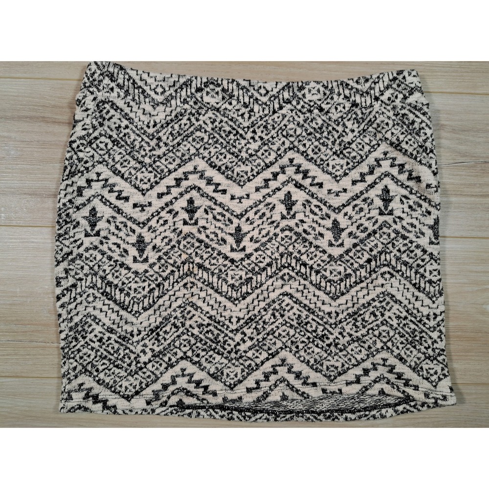 Maurices‎ Womens Black White Geometric Tribal Chevron Knit Mini Skirt Large L